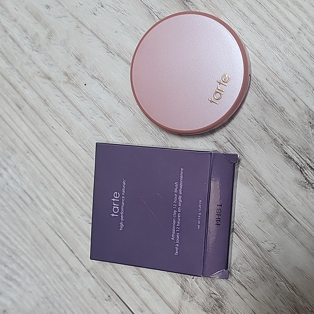 Exposed Amazonian clay blush